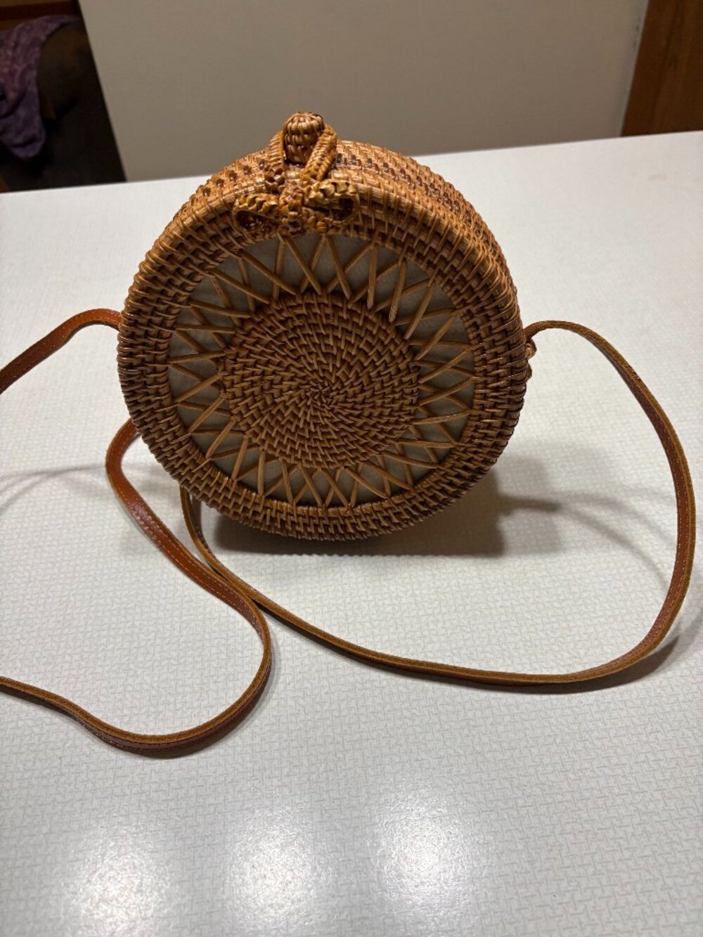 NWOT Source Unknown Cute Brown Rattan Round Crossbody